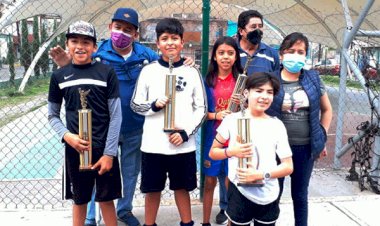 Antorcha festeja a niños de Iztapalapa con torneos de futbol