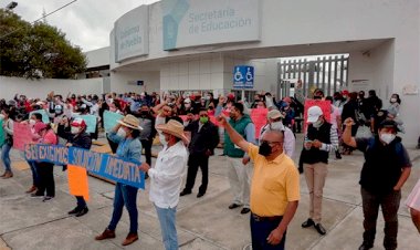 Manifiestan docentes que la evaluación no es el principal problema de la educación