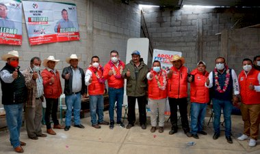 Néstor Camarillo acompaña a candidato del PRI a la alcaldía de Coyomeapan