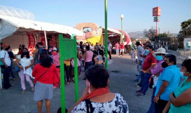 Ni un paso atrás, afirman colonos que cumplen 7 días en plantón