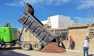 Continúan obras de imagen urbana en colonias antorchistas de Durango