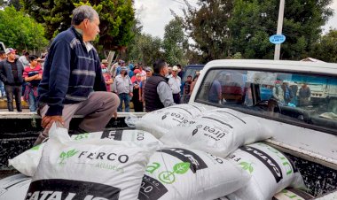 Antorcha Campesina entrega fertilizante a más de 2 mil campesino de Chalco