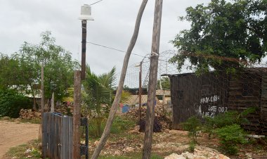 Logran antorchistas alumbrado público para la colonia Dzununcán