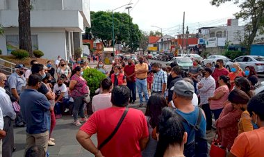 Veracruzanos protestan en CMAS por falta de agua en colonias populares de Xalapa