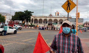 Mixtecos exigen a Barbosa respeto a la democracia popular