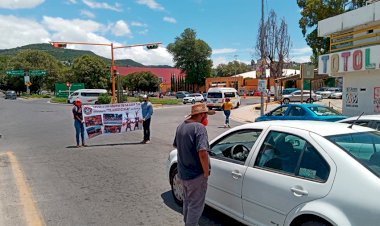 Activistas realizan colecta económica