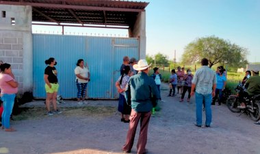 Antorchistas luchan por servicios básicos en colonia de Rioverde 