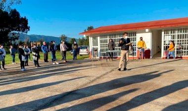 Pese a no estar de acuerdo, estudiantes y docentes de RTC inician con clases en el modelo híbrido