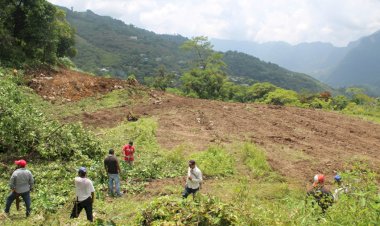 Construyen campo deportivo en San Miguel del Progreso