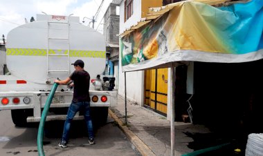 Antorcha abastece de agua a colonias de Tláhuac