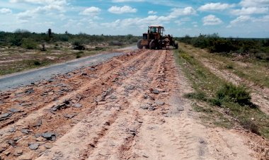 Ayuntamiento de Santo Domingo continúa mejora de caminos 