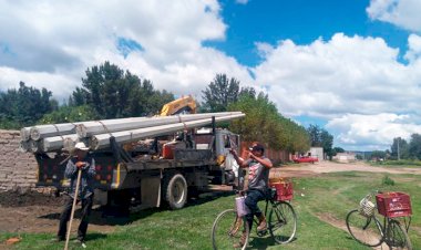 Antorchistas abaten carencia de electrificación en localidad de Ojuelos