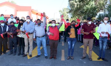 Reciben vecinos de San Bernabé más de 15 obras