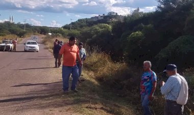 Antorchistas embellecen carreteras en Valparaíso