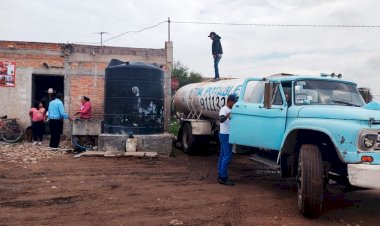 Habitantes de Jesús María logran pipas de agua