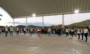 Inicia liga en la Villa Estudiantil de Teco