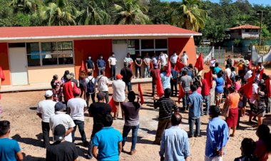 Dos caminos, gracias a la lucha antorchista logran aula educativa 