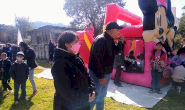 Niños celebran el Día de Reyes en Milpa Alta