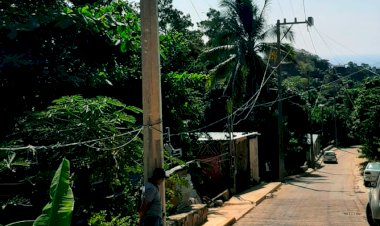 Calle principal de la colonia Semarnap, sin alumbrado público