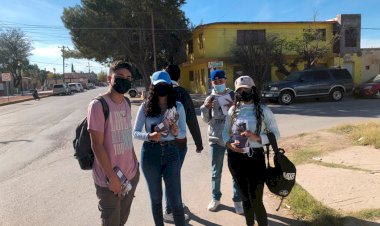 Estudiantes promocionan a IESIZ como opción educativa para trabajadores