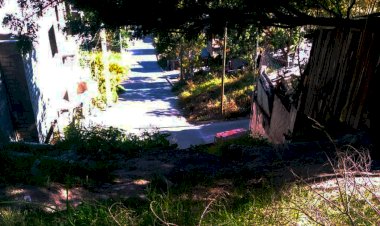 Pavimentación de calle, exigen colonos de Valles de las Flores