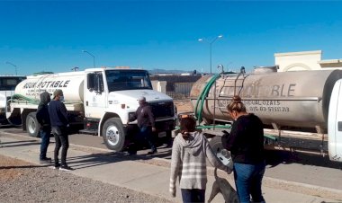 Con pipas Delegación de Pozos atiende desabasto de agua en Ciudad Satélite