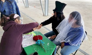 Estudiantes y profesores de EPO 355 celebran Día del Amor y la Amistad