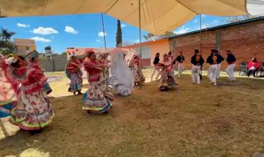 Llevan folclor a Tianguismanalco