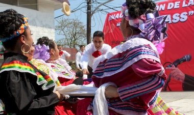 Antorchistas celebran inauguración de la tienda 