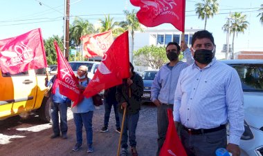 Antorchistas protestan frente a Desarrollo Social, exigen solución