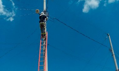 Reparan alumbrado público en el Tepeyac 