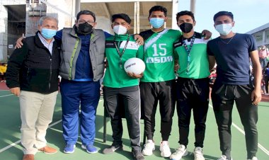 Samuel Aguirre realiza premiación de la Liga de Voleibol IDSDM