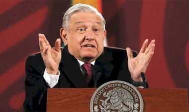 AMLO, enemigo de la educación