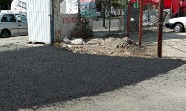 Realizan bacheo en Mariel, Iztapalapa, gracias a gestión antorchista