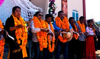 Con procesión y misa de tres ministros, inauguran iglesia en Escalerilla Lagunas