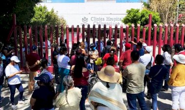 Protesta de enfermos renales, una muestra del pésimo servicio de salud