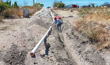 Pozo profundo y línea de conducción en Cañada Coyote