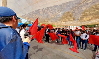 El plantón sigue en INDIVI