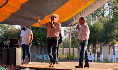 Grupo cultural engalana evento del Día de la Madre en Tepoxtepec