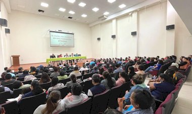 Los docentes deben preparar a estudiantes dispuestos a trabajar por una patria más justa: Omar Carreón