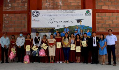 Emotiva clausura de la 3ª generación del bachillerato “Rafael Ramírez Castañeda”