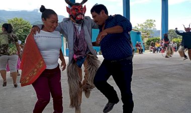 Antorcha entrega una obra más en región de Putla 