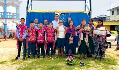 Festejan a graduados de secundaria Rafael Ramírez de Elambó