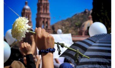 Perro paseando con cabeza humana en Zacatecas, escena del fracaso de AMLO en seguridad