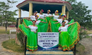 Escuelas antorchistas conmemoran la Revolución Mexicana