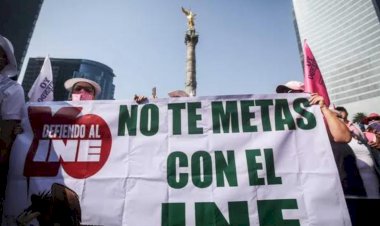 La respuesta de AMLO a la marcha en defensa del INE