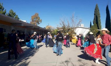 Telebachillerato Lázaro Cárdenas del Río recauda fondos para mejorar su escuela