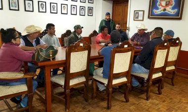 Edil de Villa Madero hace compromisos con campesinos de la región