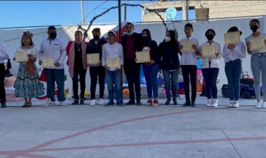 Secundaria WVS celebra Navidad con evento cultural