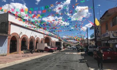 Ultimando detalles para el Desfile de Carnaval…